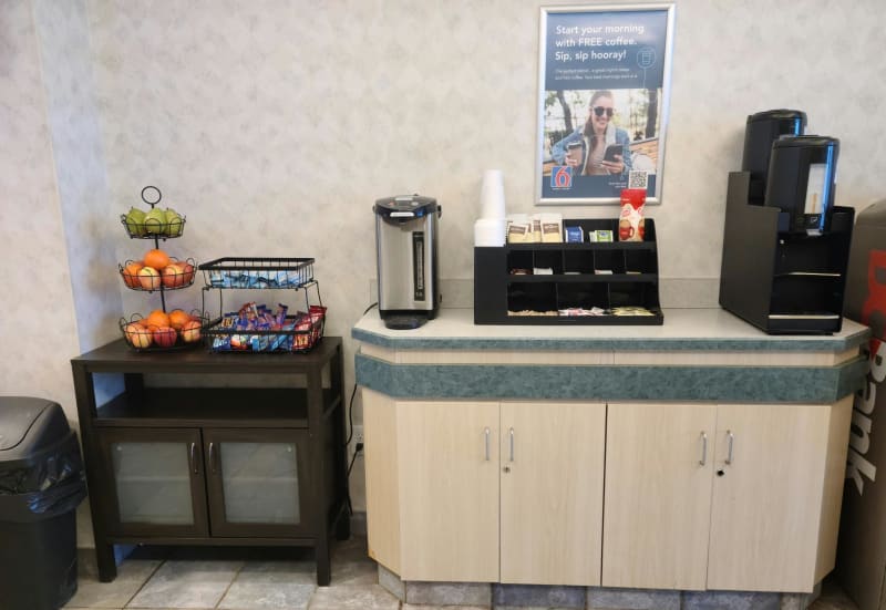 Start your morning right with complimentary coffee, tea, hot chocolate, and a selection of granola bars in the lobby.