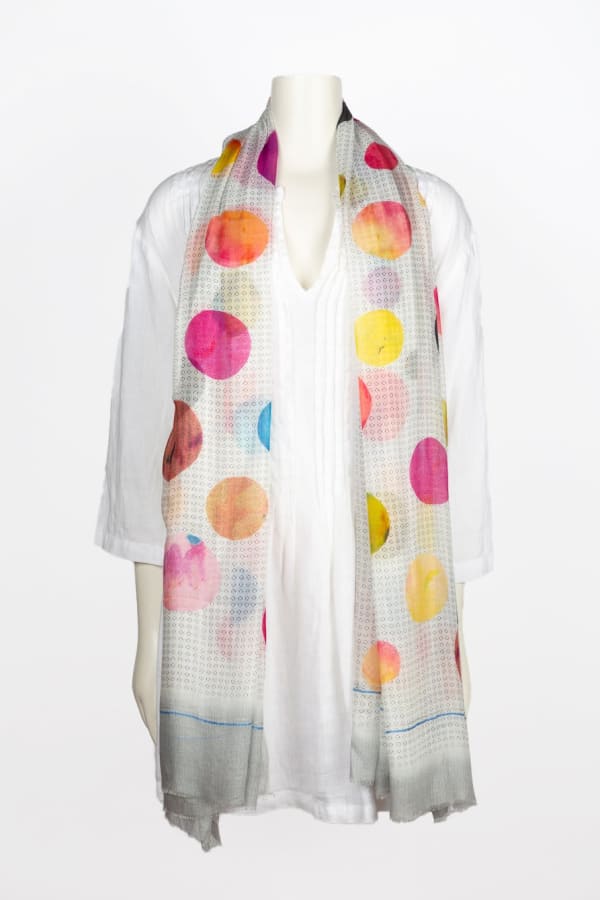 Amelia Geo Flo Scarf
Amelia Scraf. Top off any ensemble with the rich colors and patterns of this soft scarf . Made from lightweight modal and silk, this scarf features floral motif with a bold geometric shapes which add a pop of color to your look.

