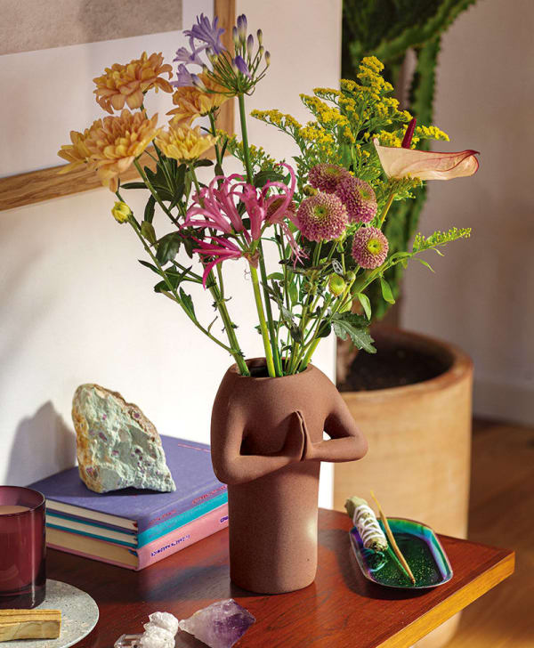 Namaste Vase. Inspired by the yoga spirit, this vase shaped as yoga posture will bring the yogi soul into your home.