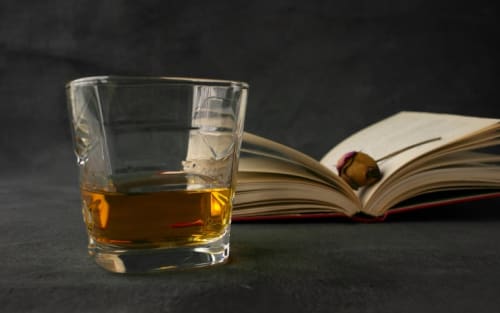 10 Must-Read Books for Whiskey Fans