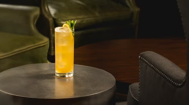 Blunderbuss: A Sparkling Twist on Bourbon