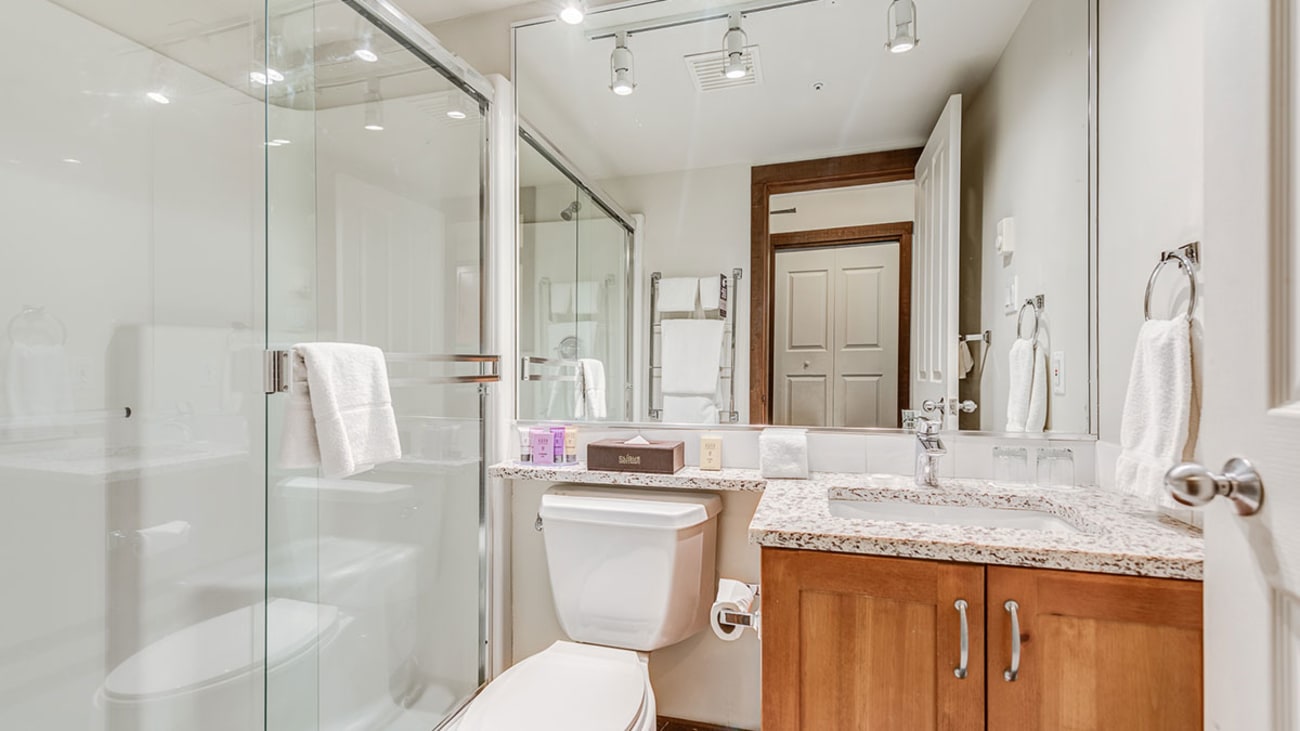 Blackcomb Springs Suites Photo 10