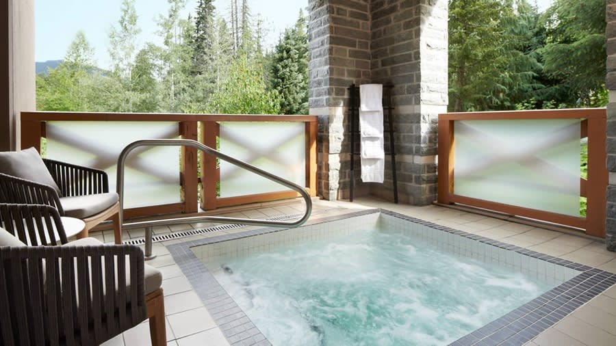 Four Seasons Resort Whistler Photo 8