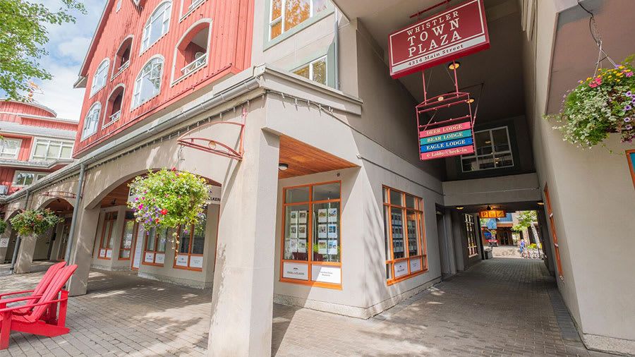Town Plaza Suites Photo 3