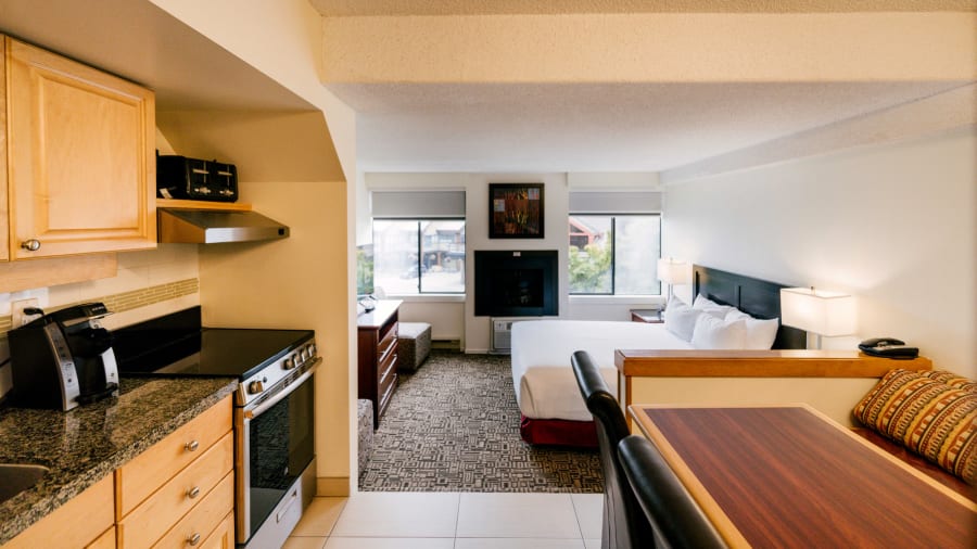Executive Inn at Whistler Village Photo 5