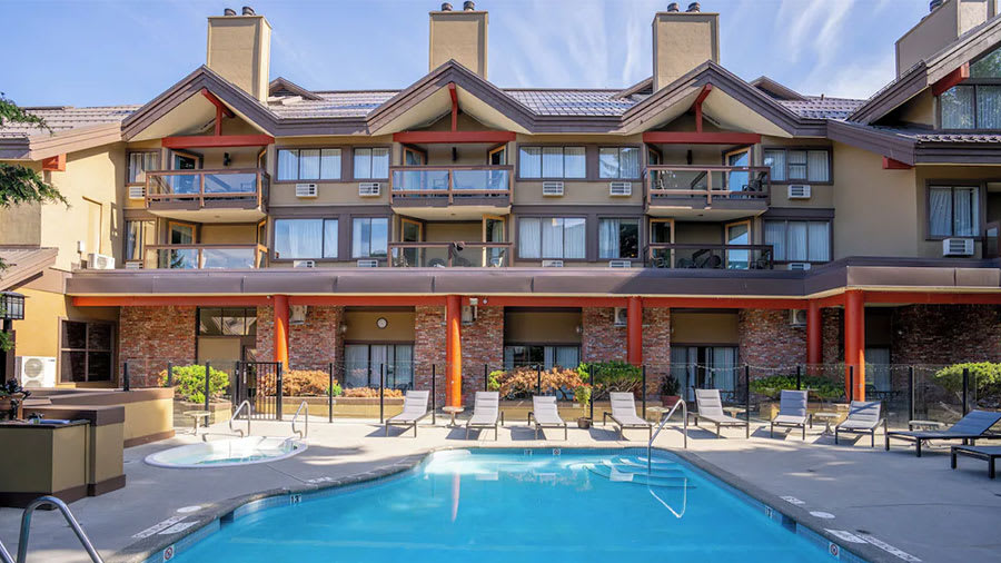 Whistler Village Inn and Suites Photo 4