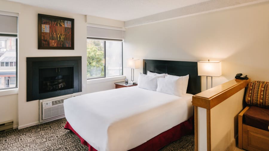 Executive Inn at Whistler Village Photo 1