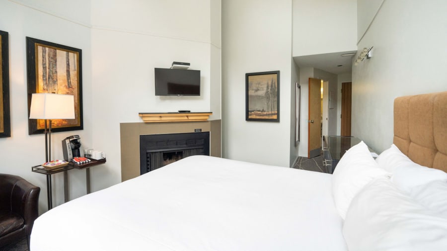 Executive Inn at Whistler Village Photo 6