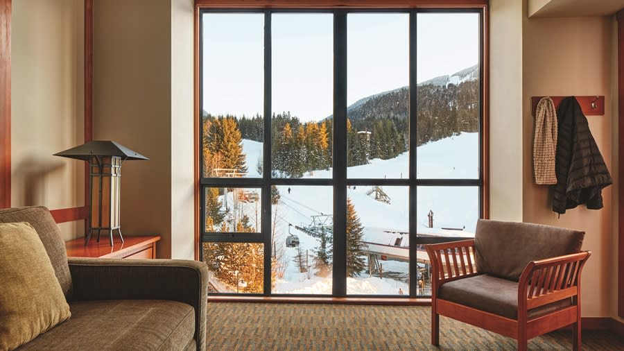Pan Pacific Whistler Mountainside Photo 10