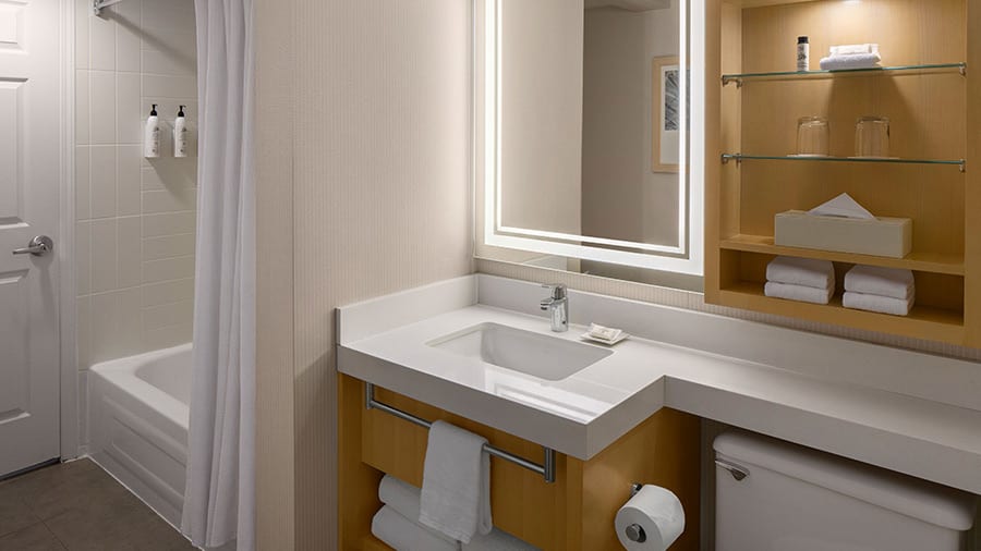 Delta Hotels by Marriott Whistler Village Suites Photo 7