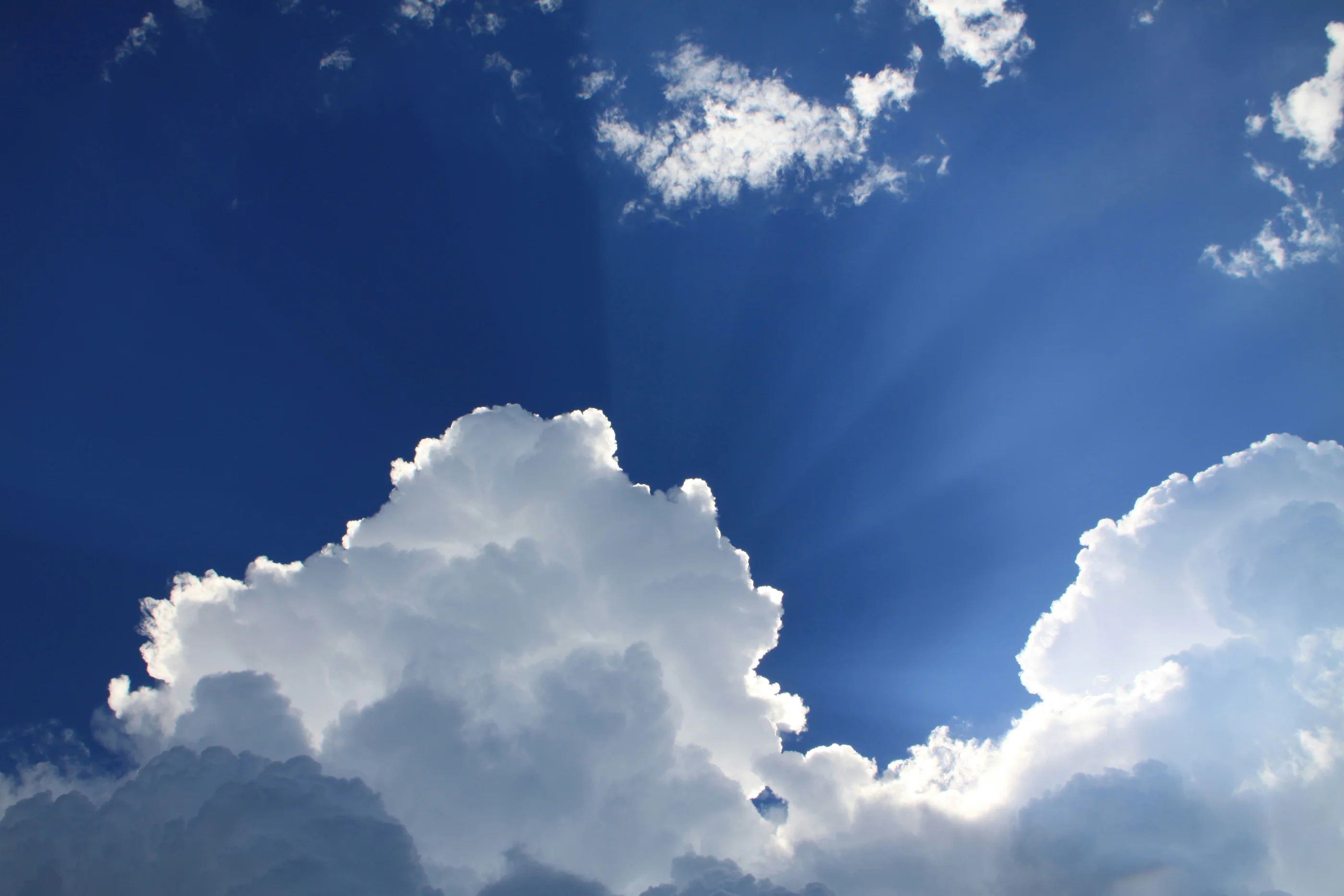 Cloudy sky duringdaytime
