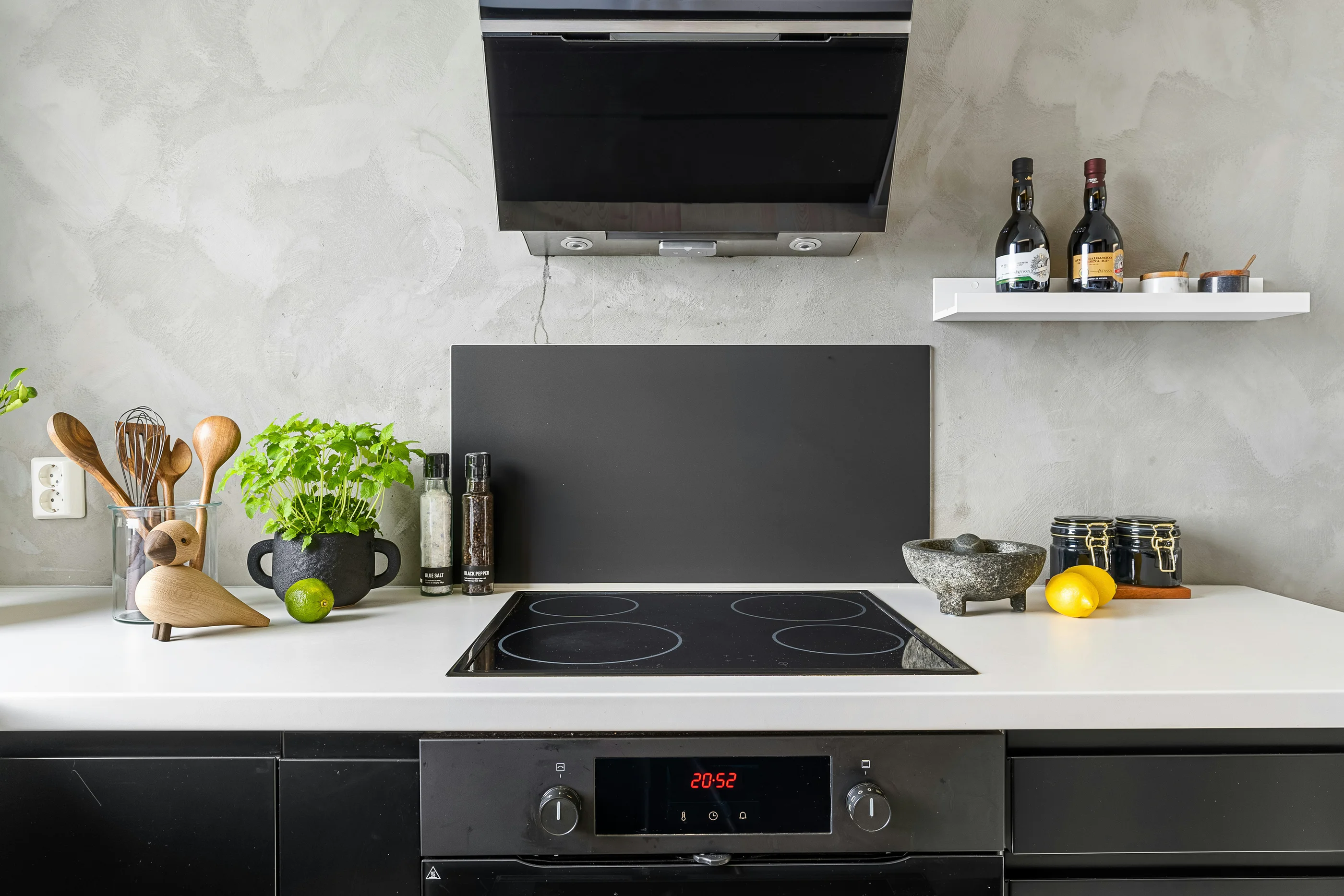 An electromagnetic cooktop