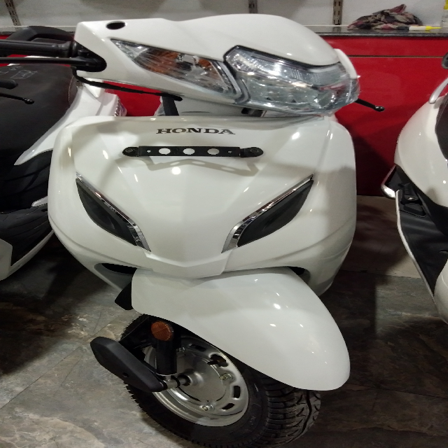 activa 5g white