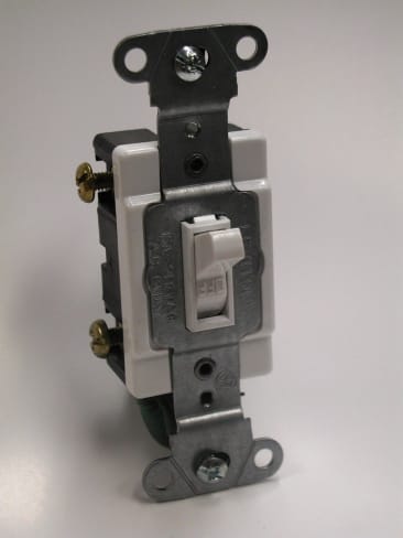 LEVITON 18201-CW Image 1