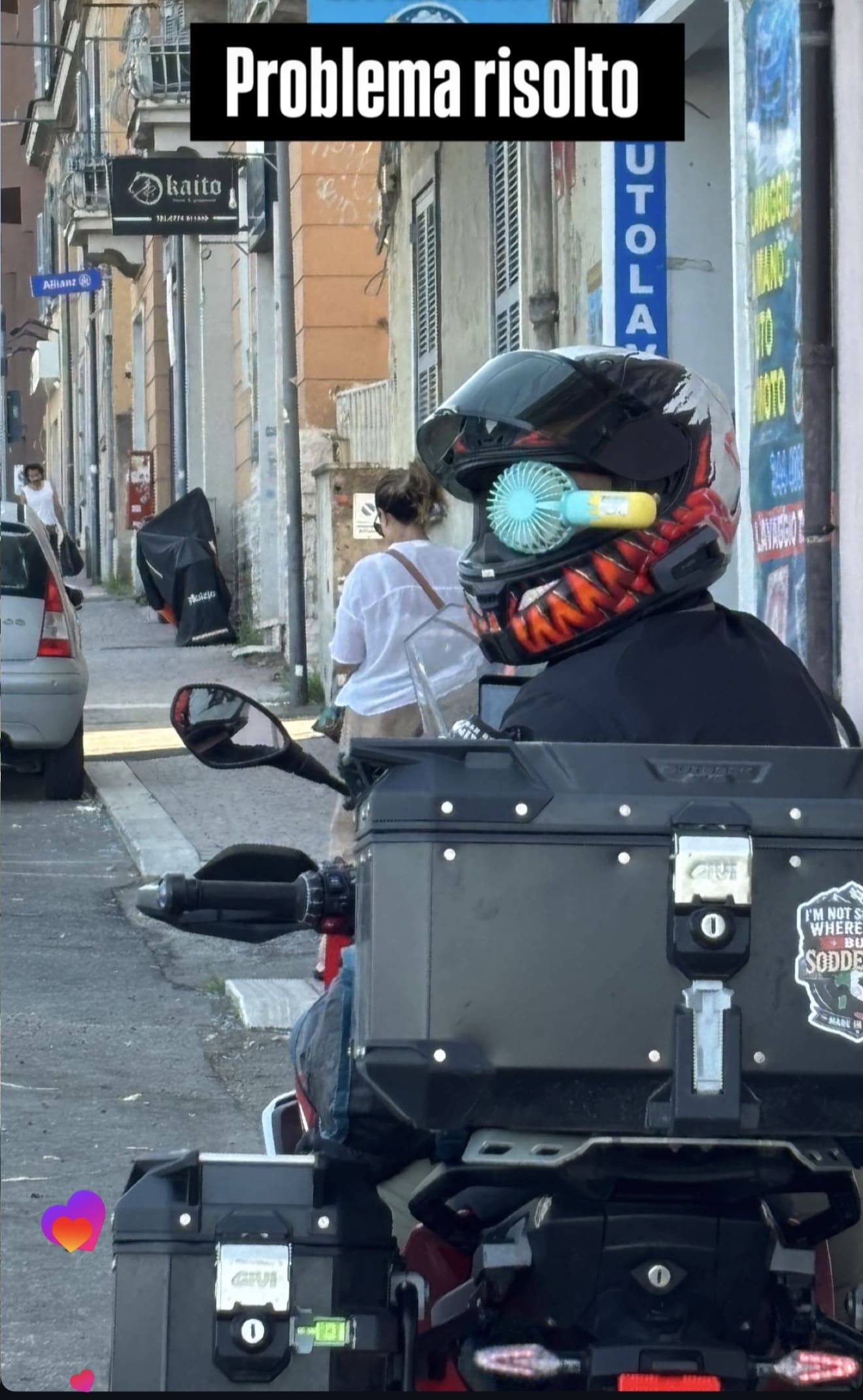 Un mini ventilatore nella borsa da serbatoio