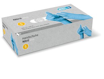 Unsterile Nitril-Handschuhe, nachhaltig produziert und verpackt.