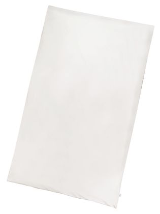 WiBUplus Schutzbezug für Einziehdecken aus PU-­beschichtetem Textilgewebe, abwaschbar, mit Reiß­verschluss, undurchlässig für Sekrete, elastisch, falten­ und bügelfrei, desinfi­zierbar, keim-­ und allergenfrei und trotzdem atmungsaktiv, flammhemmend. Farbe Weiß. Bild 1