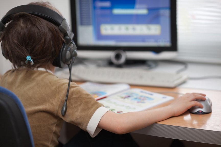 6 Cara Mewaspadai Predator Online Pada Anak-anak