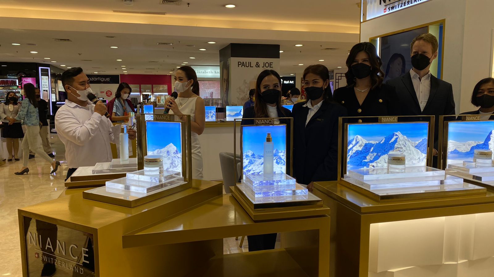 Skincare Premium Dari Swiss Dengan Efek Lifting Hadir di Indonesia