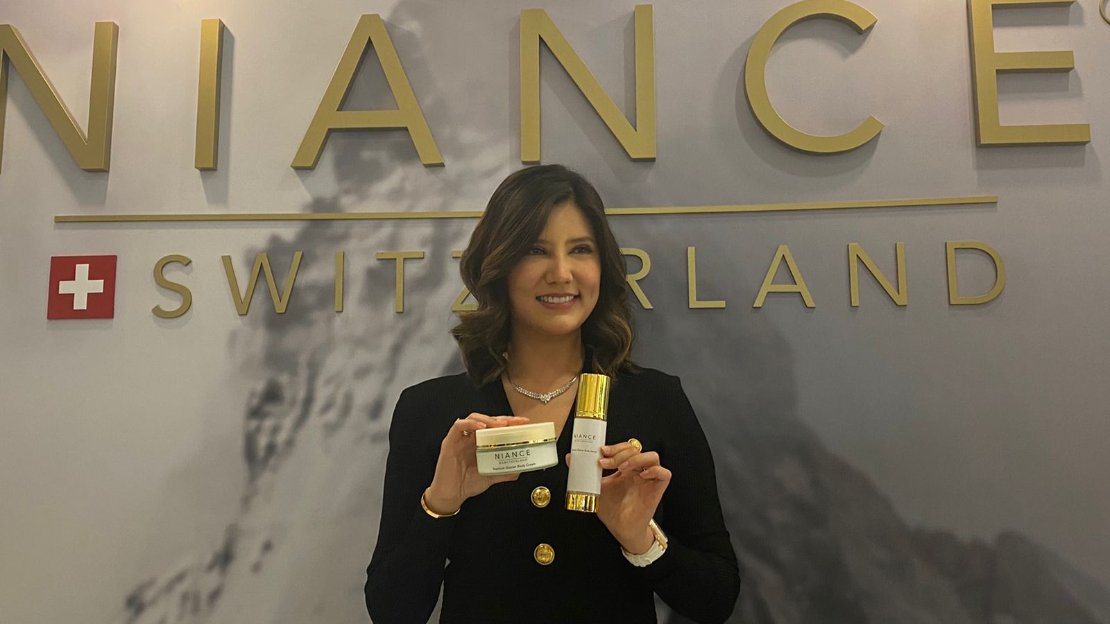 Skincare Premium Dari Swiss Dengan Efek Lifting Hadir di Indonesia