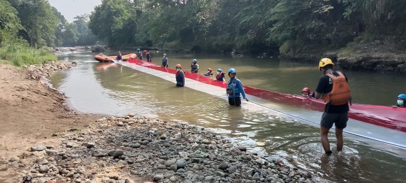 4 Pengibaran Bendera Merah Putih yang Unik