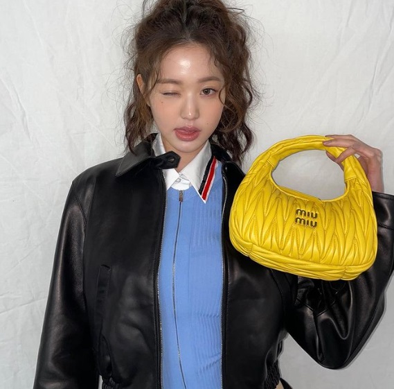 7 Inspirasi OOTD Musim Gugur Ala Idol K-Pop