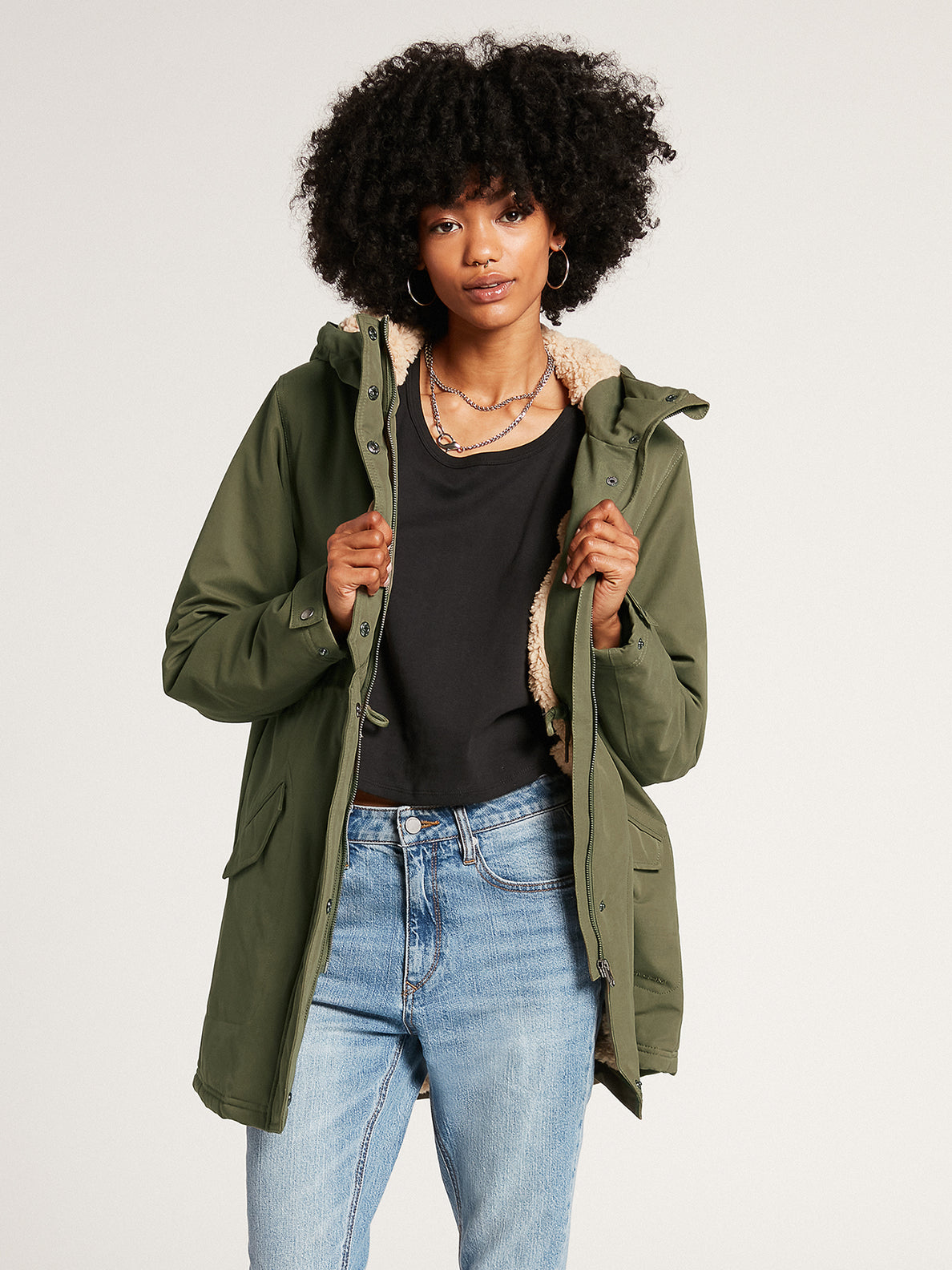 5 Item Fashion Army Agar Terlihat Menarik