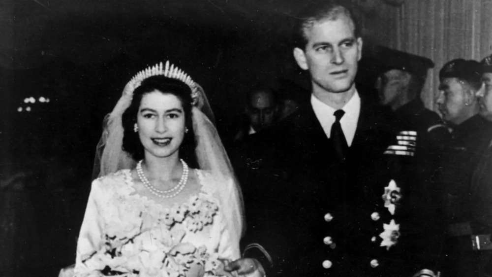 Gaya Busana Ratu Elizabeth II Selama Beberapa Dekade
