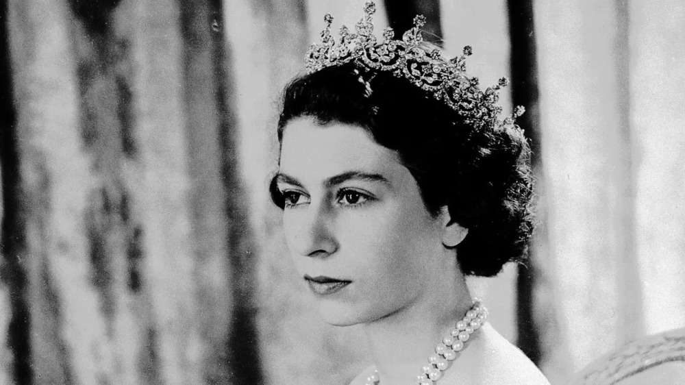 Gaya Busana Ratu Elizabeth II Selama Beberapa Dekade