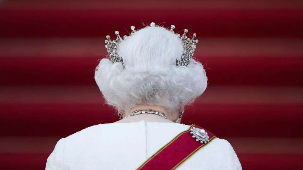 Gaya Busana Ratu Elizabeth II Selama Beberapa Dekade