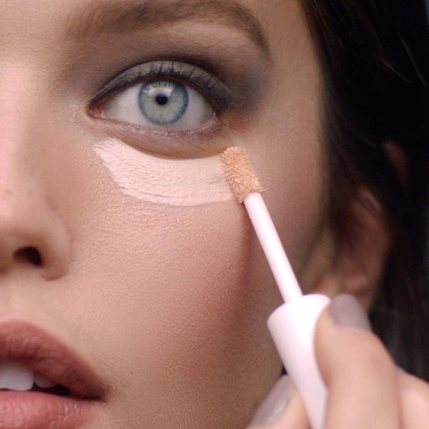 12 Inspirasi Makeup Saat Liburan Ke Pantai