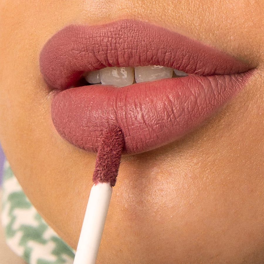 12 Inspirasi Makeup Saat Liburan Ke Pantai