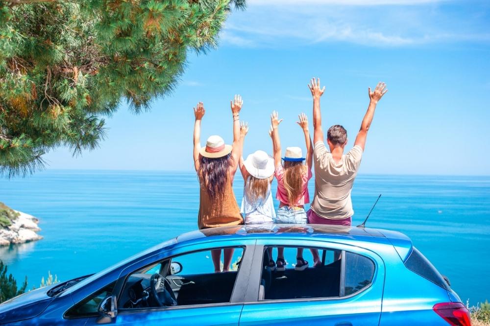 8 Tips Liburan di Pantai Bersama Anak Agar Akhir Tahun Menyenangkan