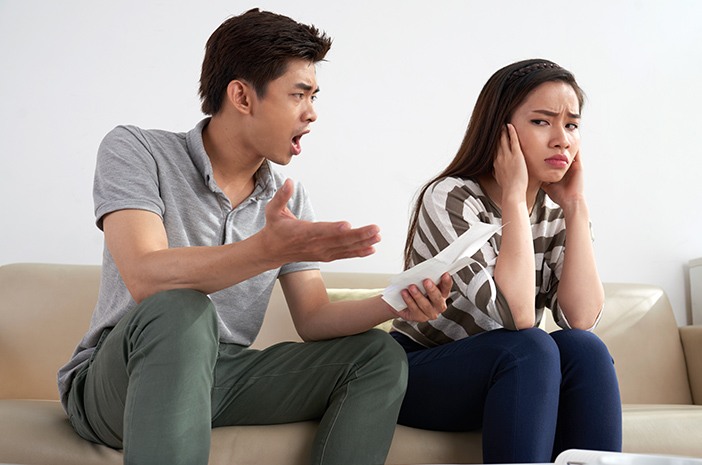 4 Ciri-ciri Pasangan Manipulatif Dalam Hal Keuangan