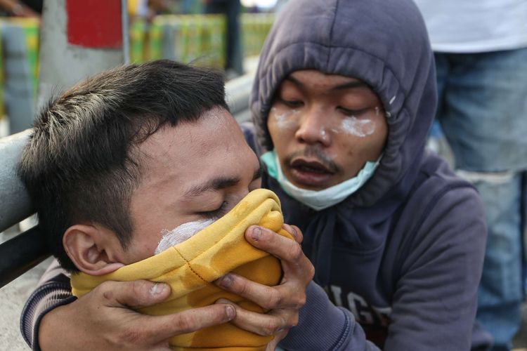 Kandungan Gas Air Mata dan Dampaknya Pada Kesehatan