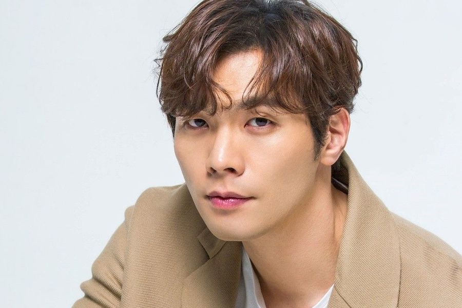 8 Selebriti Korea Berhasil Melewati Masa Sulit dan Menjadi Dewasa