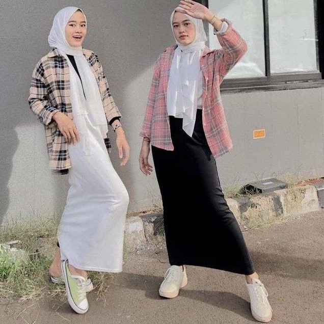 4 Inspirasi Padu Padan Rok Maxi dengan Outer