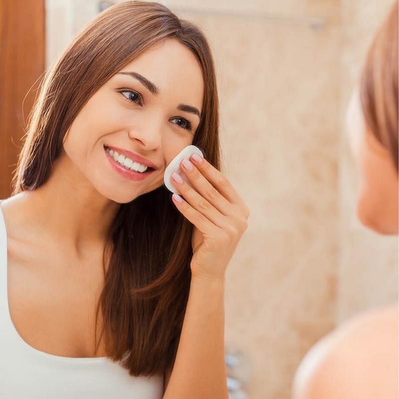 6 Tips Makeup Untuk Wajah Berjerawat