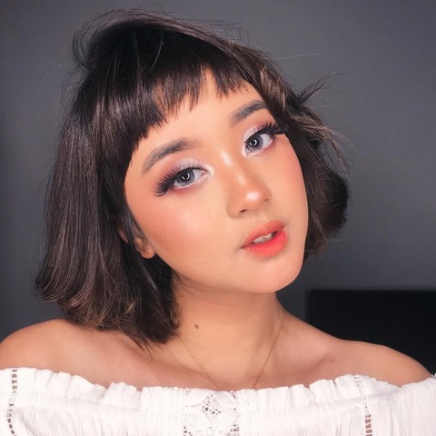 5 Inspirasi Makeup Sesuai Gaya Rambut