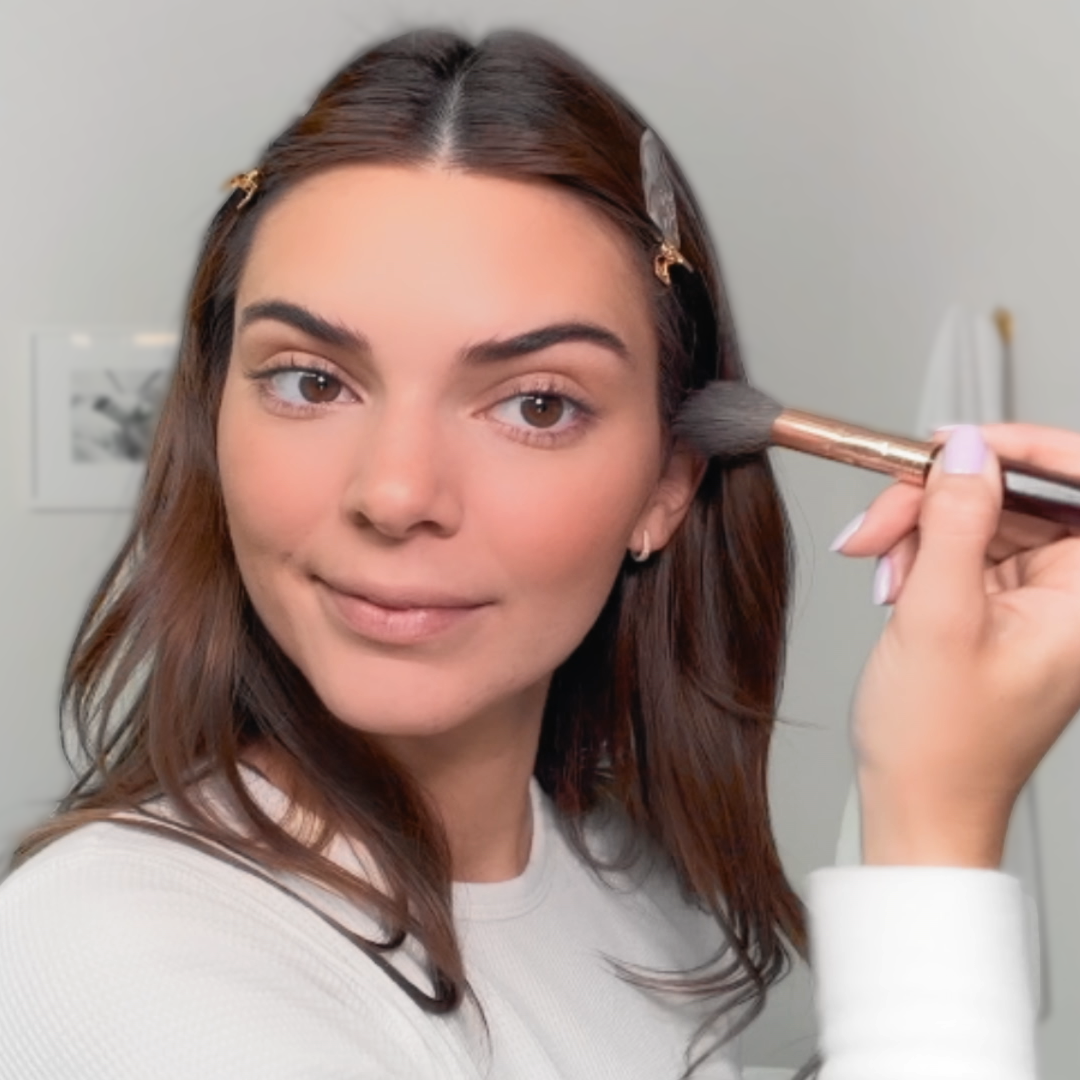 5 Tips Memakai Blush On Agar Wajah Terlihat Tirus
