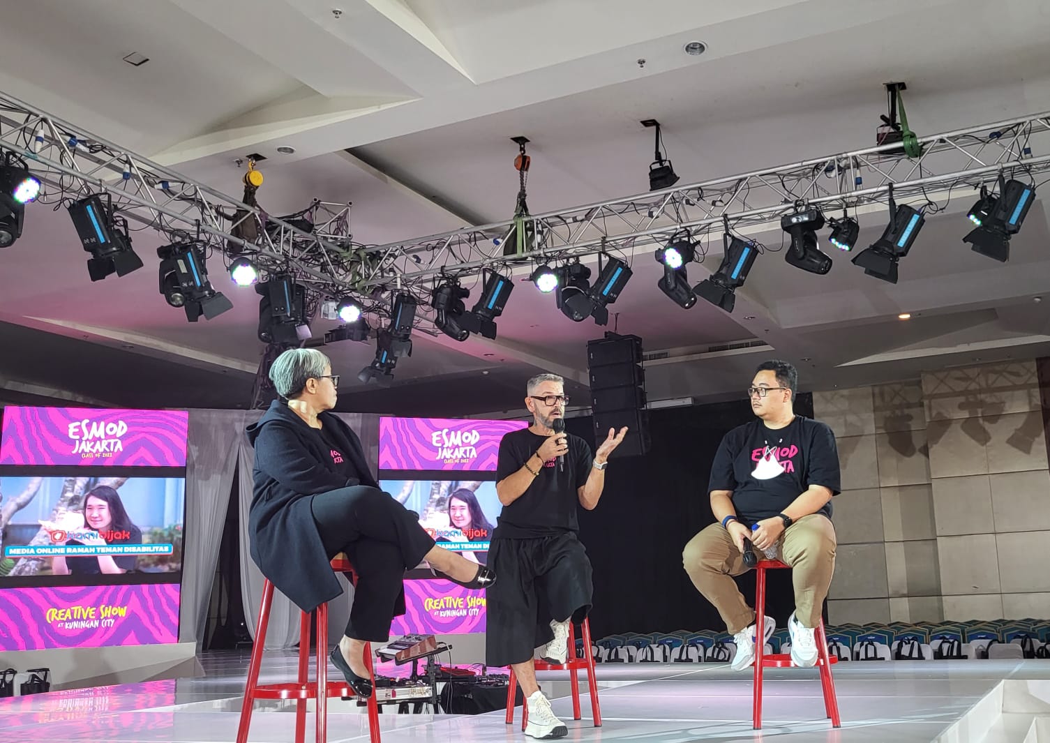 Creative Show 2022, Kolaborasi Musik dan Fashion Karya Desainer Muda