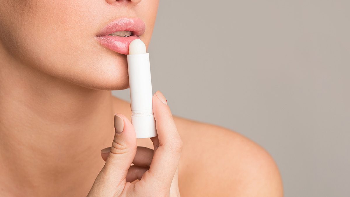 8 Cara Merawat Bibir Agar Tetap Lembab dan Merah Alami
