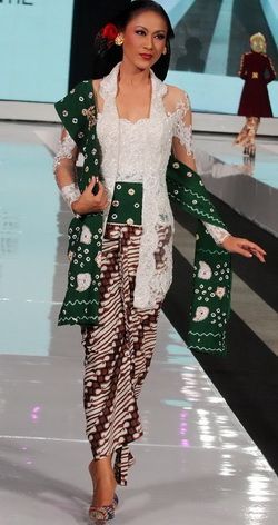 Mengenal 5 Jenis Kebaya Indonesia dan Ciri Khasnya