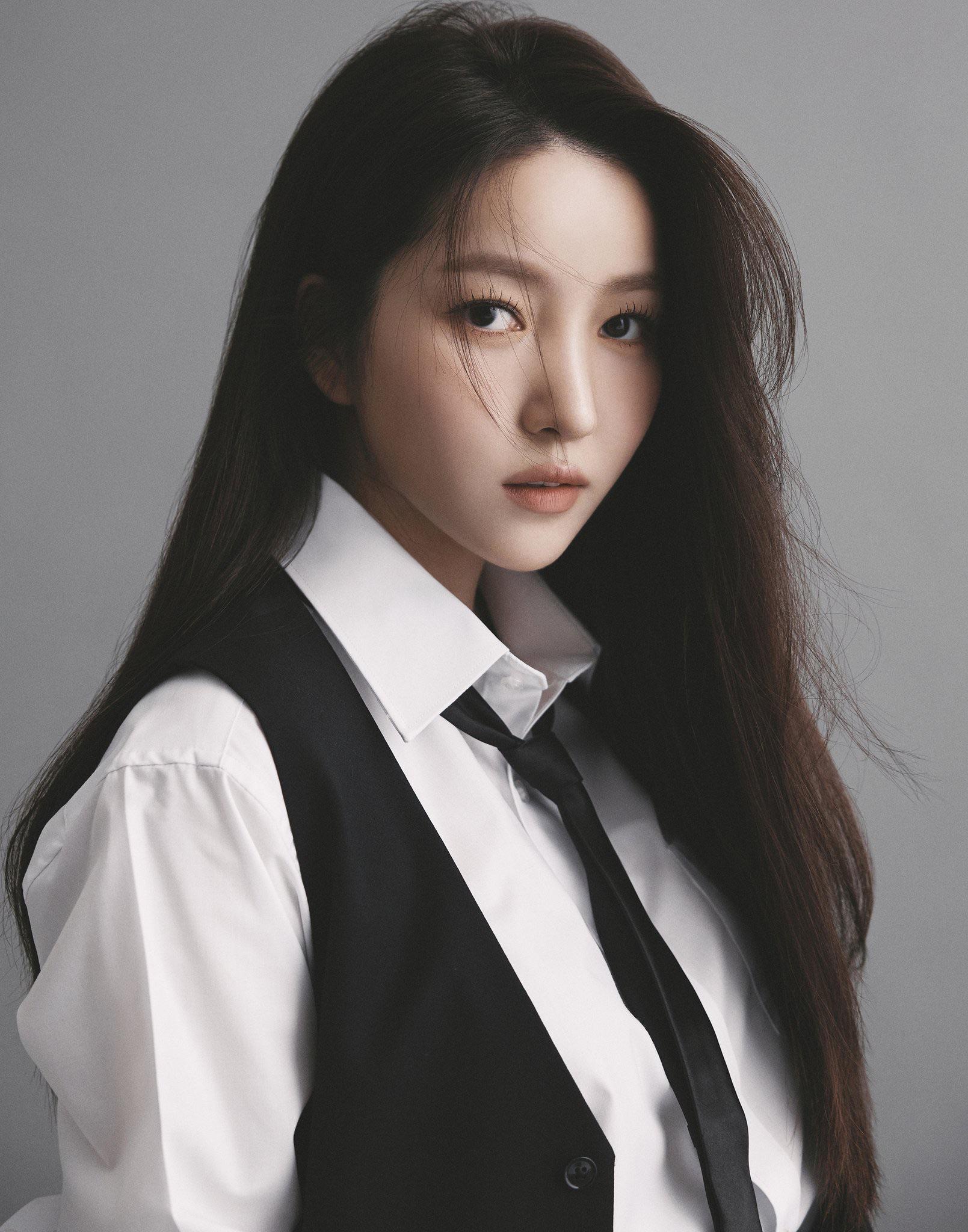 Mantan Anggota GFRIEND Kim Sowon Mengubah Nama Panggung