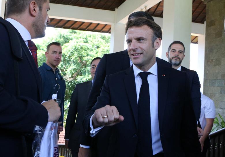 Inilah Sosok Emmanuel Macron Presiden Prancis Yang Terlihat Friendly