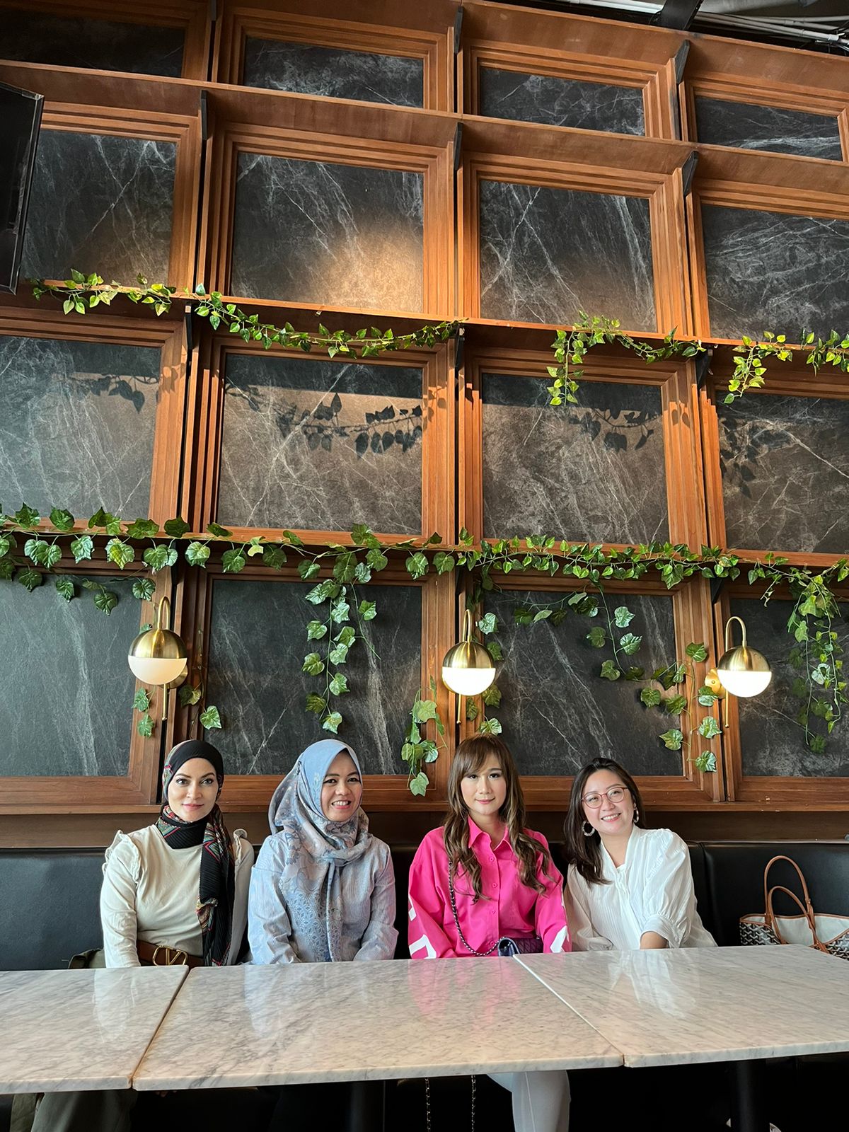 Irresistible Bazaar Hadirkan Bazaar Preloved Branded Terbesar Akhir Tahun 2 Irresistible Bazaar Hadirkan Bazaar Preloved Branded Terbesar Akhir Tahun