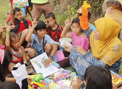 Hari Dongeng Nasional 28 November: Manfaat Membaca Dongeng Pasa Anak