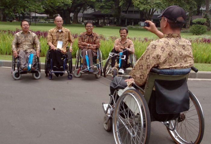 Hari Penyandang Cacat Internasional 3 Desember : Cara Tepat Menolong Orang Cacat Agar Tidak Tersinggung