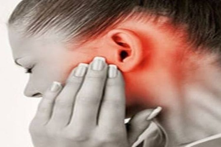 5 Mitos Tentang Kedutan Mata dan Telinga Panas Yang Masih Dipercaya