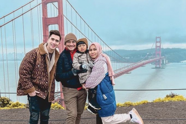 7 Gaya Selebritas Rayakan Tahun Baru Bersama Keluarga
